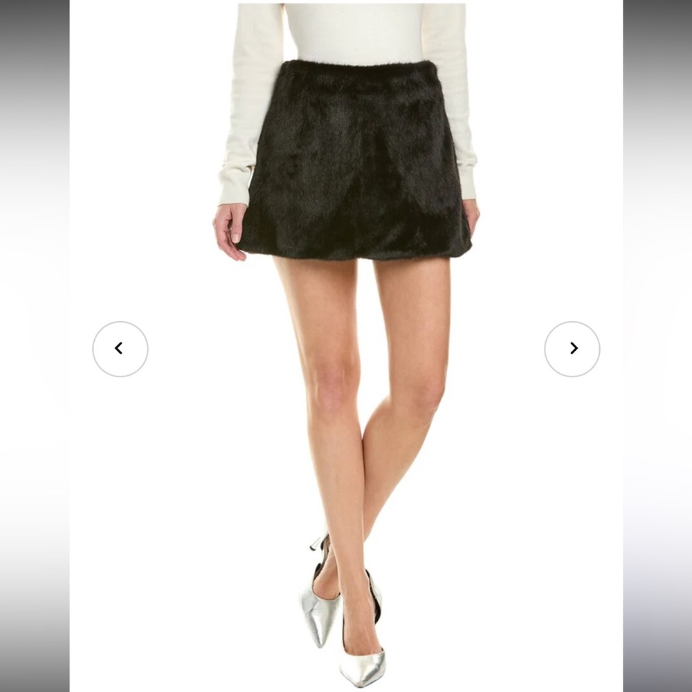 200 NWT WeWoreWhat Revolve Black Faux Fur Mini Skirt Size 2